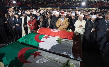 Canadienses rinden homenaje a víctimas de la mezquita de Quebec