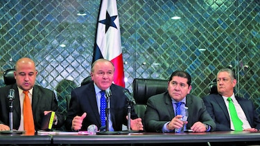 Cuestionan comisión legislativa