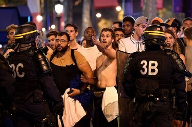 Francia: Saqueos y enfrentamientos con la Policía durante celebración