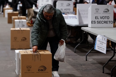 Se inicia la votación en la jornada de elecciones generales de Ecuador