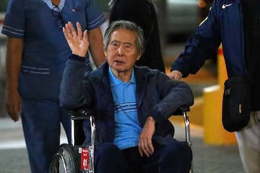El expresidente Fujimori sale de clínica tras superar deshidratación