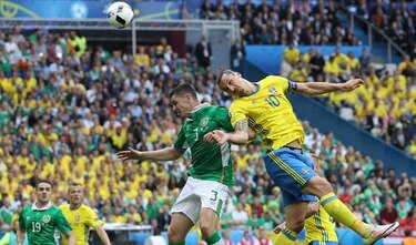 Suecia empata con Irlanda gracias a un autogol