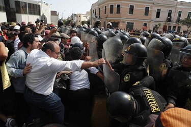 Dos nuevas víctimas elevan a 62 los fallecidos en las protestas en Perú