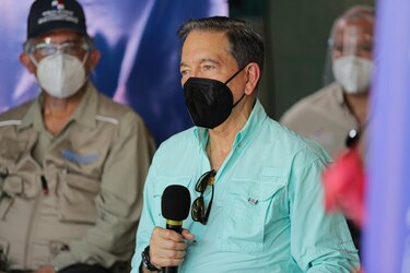 ‘No puede ser que después de tantos sacrificios, la decisión sea cerrar actividades’, dijo Cortizo, quien precisó lo que es ‘rifársela’