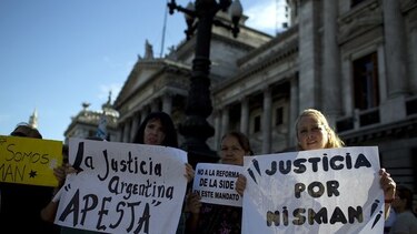 Víctimas de la impunidad marchan y exigen justicia por muerte de Alberto Nisman