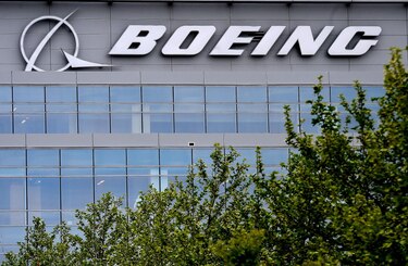 Boeing gana millonarios contratos que incluyen entrega de más de 1,000 misiles a Riad