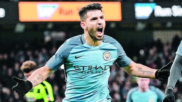 El City golea y avanza a cuartos de final
