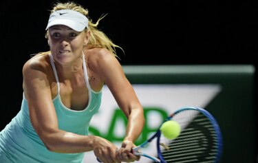 Sharapova supera a Radwanska y Halep a Pennetta