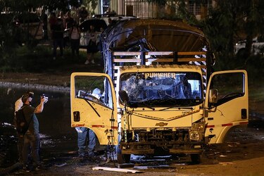 ELN se atribuye atentado contra policías antidisturbios en Colombia