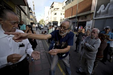 Rector electoral denuncia irregularidades en comicios de Venezuela