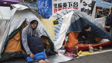 Policía de Hong Kong dispuesta a desocupar a manifestantes