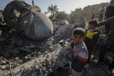 Avanzan las negociaciones para tregua y gobierno temporal en Gaza, dice fuente palestina