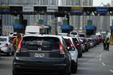 Multas de 10 dólares para conductores que entren a los corredores sin tener saldo
