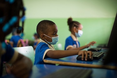 Retorno gradual y voluntario a las aulas en República Dominicana tras un año de clases virtuales