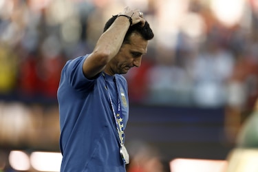 Scaloni, con la voz quebrada: ‘Y me duele’