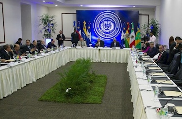 Delegaciones de Venezuela retoman el diálogo en Dominicana
