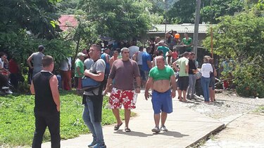 Unos 600 inmigrantes cubanos saturan Puerto Obaldía