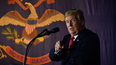 Trump exhorta a Apple a producir en Estados Unidos en lugar de China
