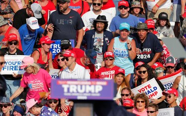 Trump confirma que una bala le alcanzó en la oreja derecha