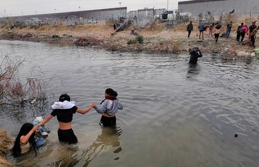 Una corte de apelaciones estudia la legalidad de la polémica nueva ley migratoria de Texas