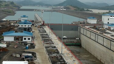 Obreros retoman trabajos en la ampliación del Canal de Panamá