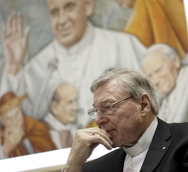 Asesor del papa Francisco admite que la Iglesia incurrió en 'graves errores'