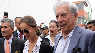 Mario Vargas Llosa celebra su cumpleaños en Arequipa, junto a Isabel Preysler