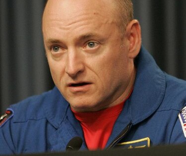 Astronauta de NASA adolorido tras pasar año en espacio