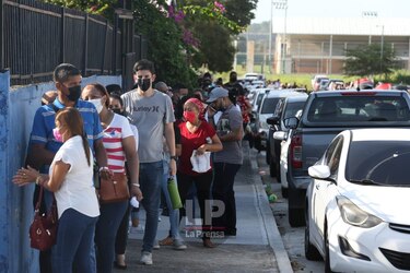 Masiva asistencia a centros de vacunación anticovid; reiteran el llamado a registrarse en  plataforma habilitada por la AIG 
