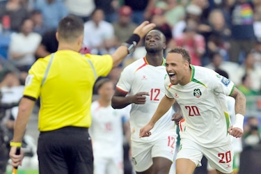 Bolivia remonta a Surinam y buscará ante Irak el cupo al Mundial