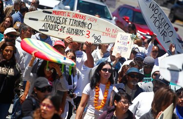 El asesinato de tres surfistas subraya los riesgos del turismo en México