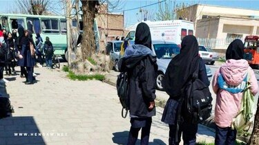 Hospitalizan a 50 niñas tras otros diez ataques con productos químicos contra escuelas en Irán