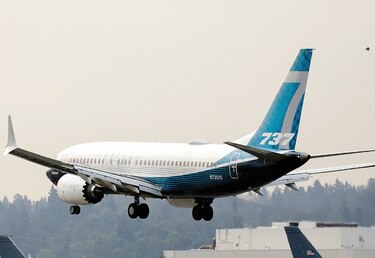 Boeing detecta falla eléctrica en los 737 MAX