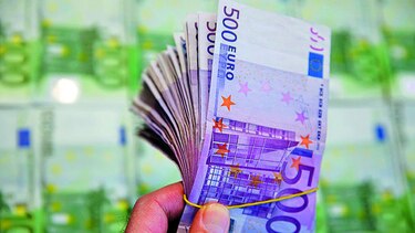 Zona euro prefiere el dinero en efectivo