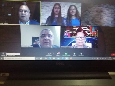 Optar por un título de la Universidad de Panamá a través de una videollamada