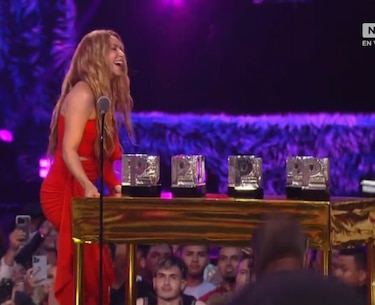 Shakira se alza como la máxima ganadora de los Premios Juventud 2023 con ocho galardones