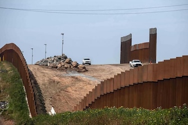 México rechaza 'amenazas'  de Estados Unidos de cerrar la frontera