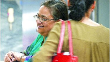 Dictan impedimento de salida del país a la gerente de Cobranzas