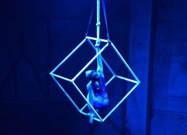 Espectáculo de danza aérea y contemporánea se presenta en las provincias
