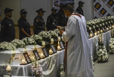 Entregan 21 restos de desaparecidos en conflicto en Colombia