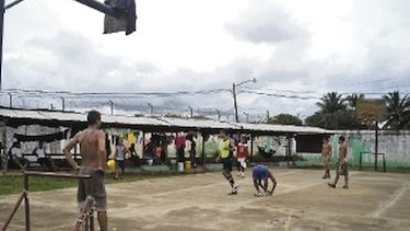 Discapacitados entre rejas