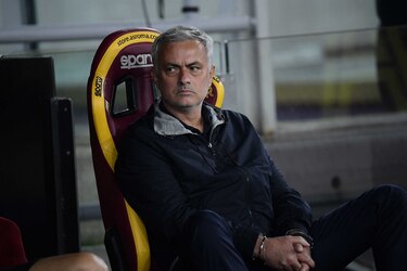 La Roma de Mourinho naufraga en Venecia