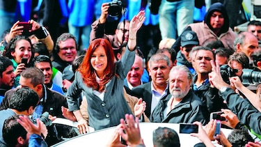 Expresidenta Cristina Fernández reaparece para una indagatoria sin preguntas