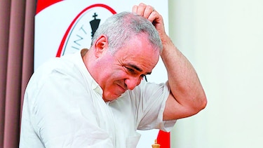 Kasparov vuelve a empatar en su regreso