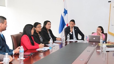Analizan cambios a programas de becas que otorga el Ifarhu