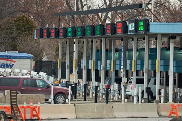 Canadá prolonga cierre de frontera a extranjeros