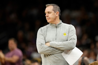 Los Lakers de los Ángeles despiden al entrenador Frank Vogel