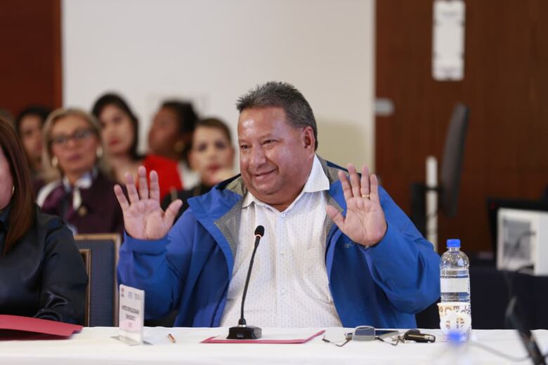 La ‘válvula de escape’ sobre paridad de género : ¿por qué se dejó vigente en la Comisión de Reformas Electorales?