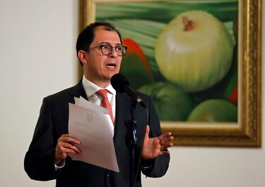 Suspenden órdenes de captura contra otros cinco disidentes de las FARC
