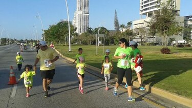 Masiva participación en la carrera-caminata para apoyar a las personas con síndrome de Down